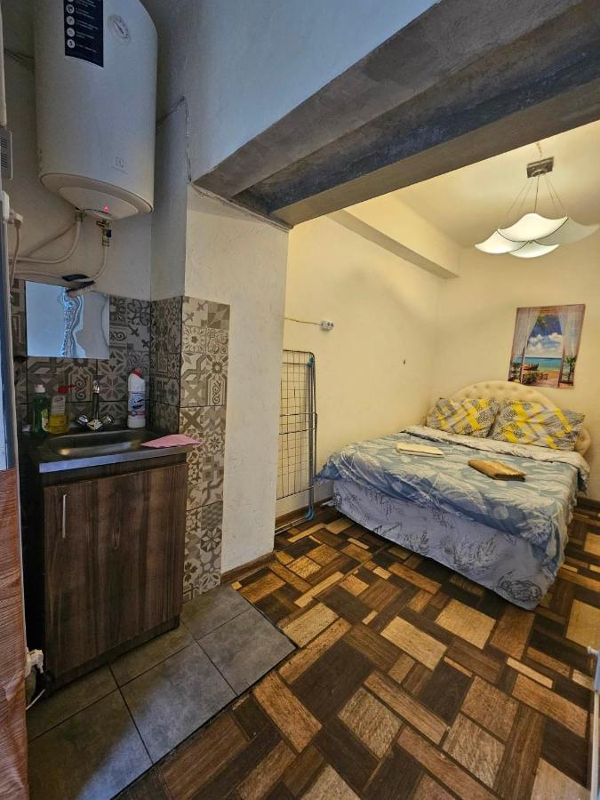 Cozy Studio In Yerevan'S Center Esterno foto